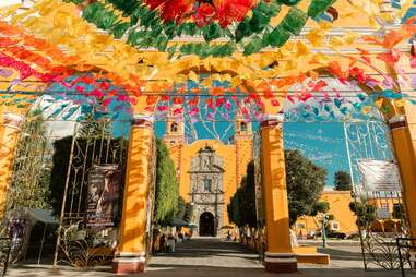 main facade of the parroquia de san andrés cholula